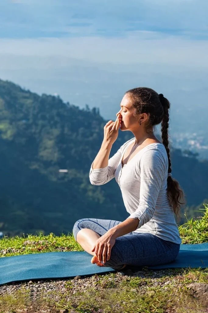 Unlock Daily Calm: Yoga For Professionals Who Can’t Find Time